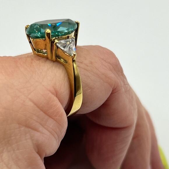Stunning Pear Cut Ceylon Green Spinel  & Diamond Ring in 14k gold over 925 - Picture 3 of 5